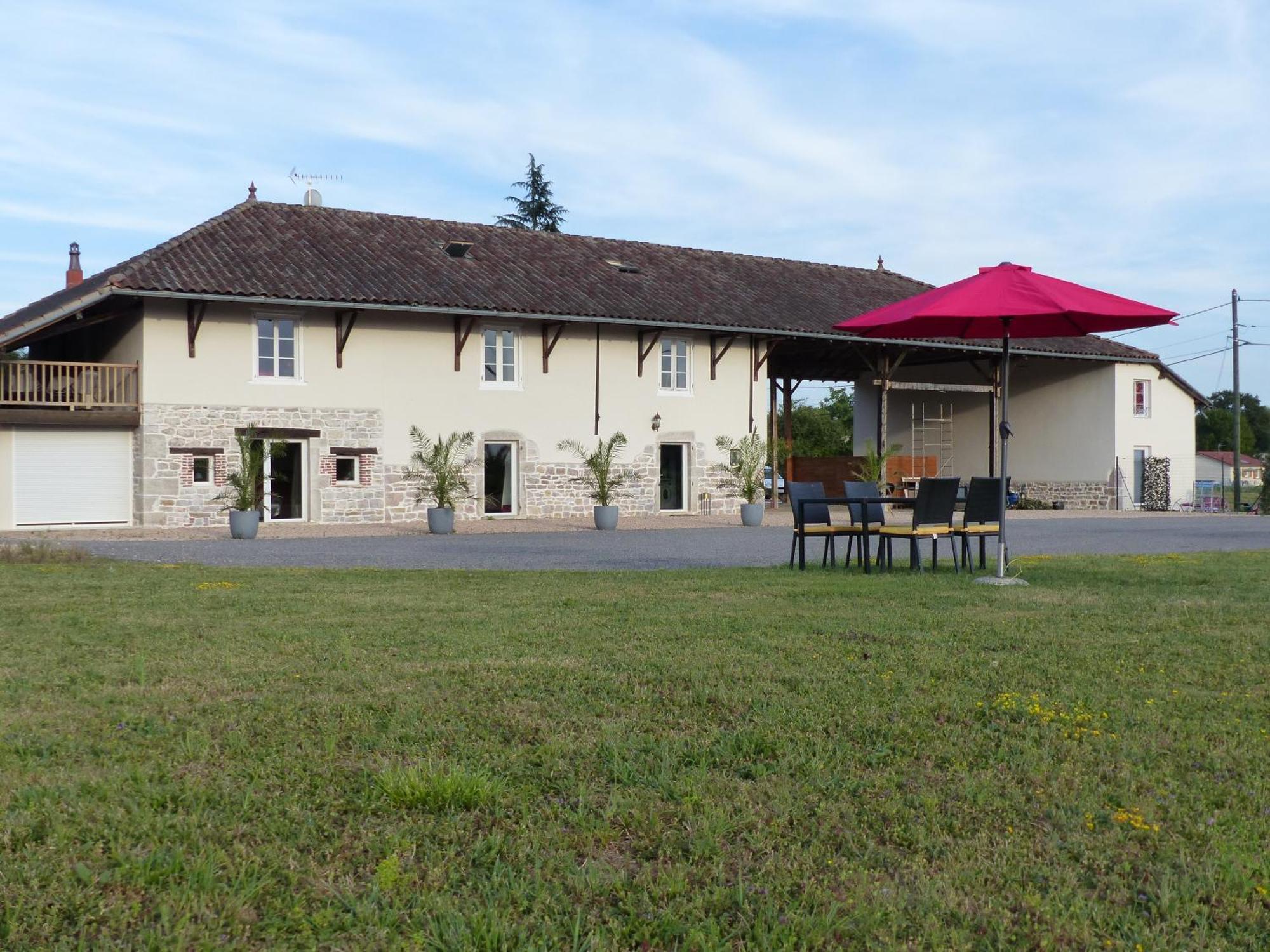 Gites Domaine De La Rochere Domsure Exteriör bild